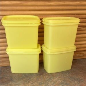 Tupperware Yellow shelf savers